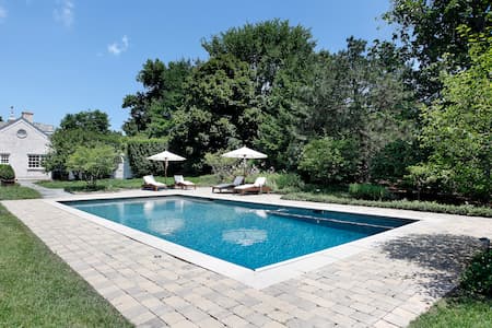 Pool Deck Cleaning